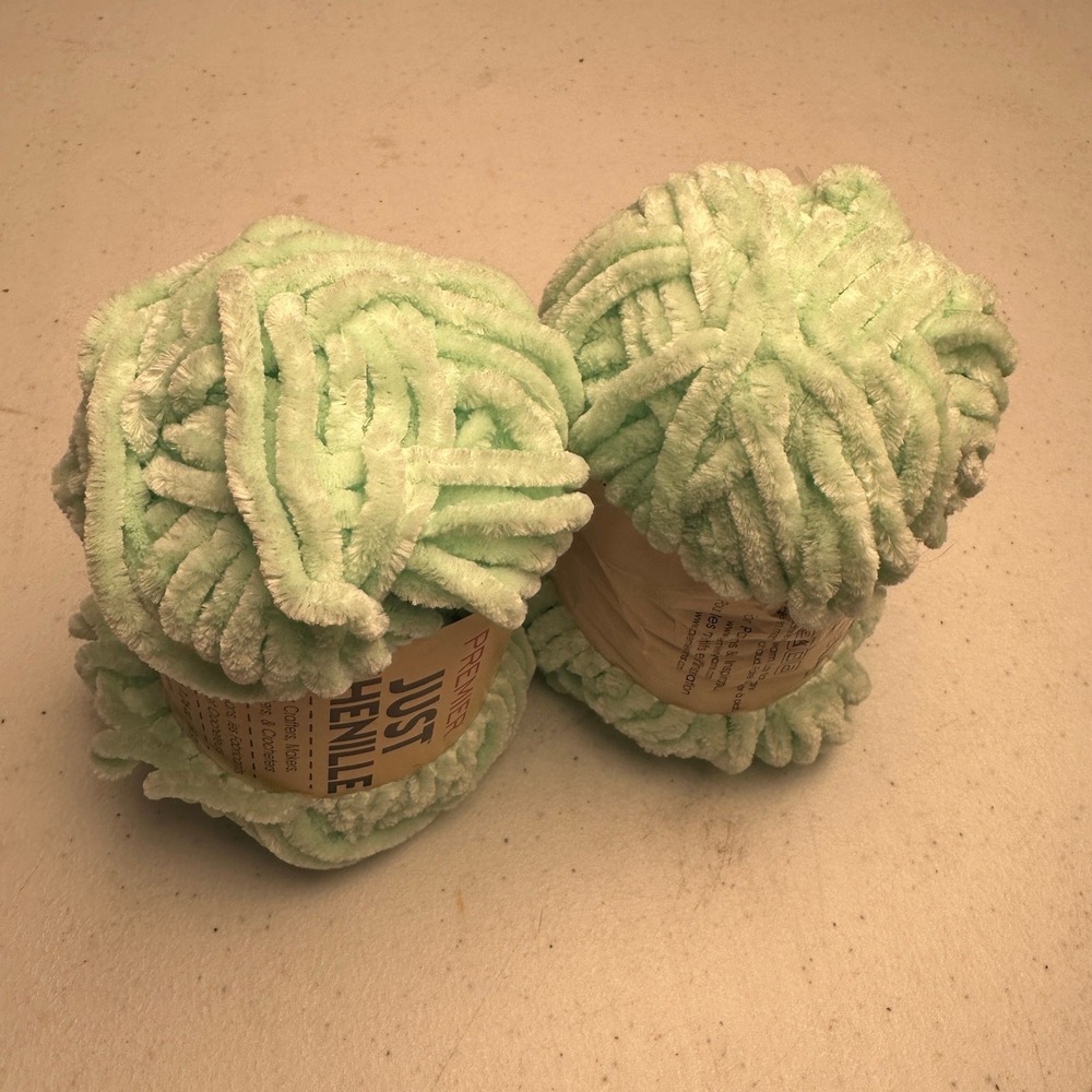 Premier Just Chenille Yarn Mint Green Super Bulky 2 Skeins Matching Lot# - Picture 4 of 4